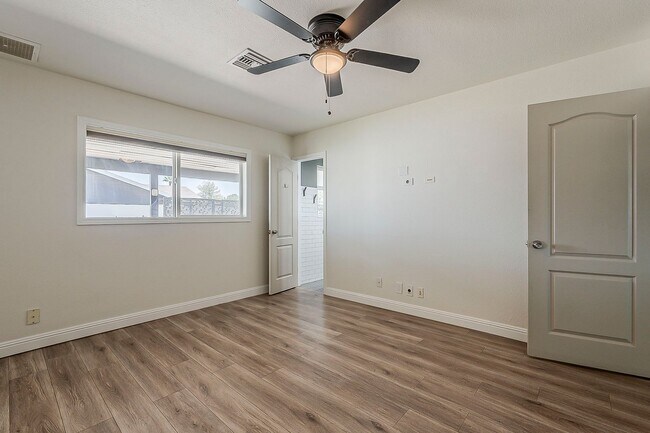 Building Photo - Three bedrooms and POOL in South Scottsdale!