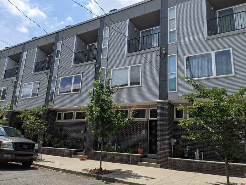 Building Photo - 1340 N Howard St