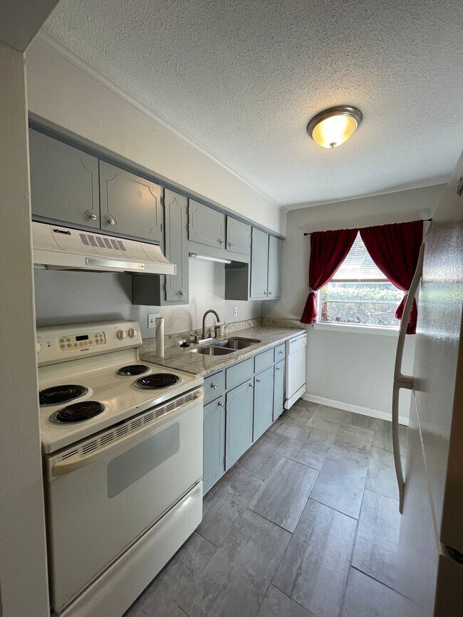 Building Photo - 1201 Brice Rd