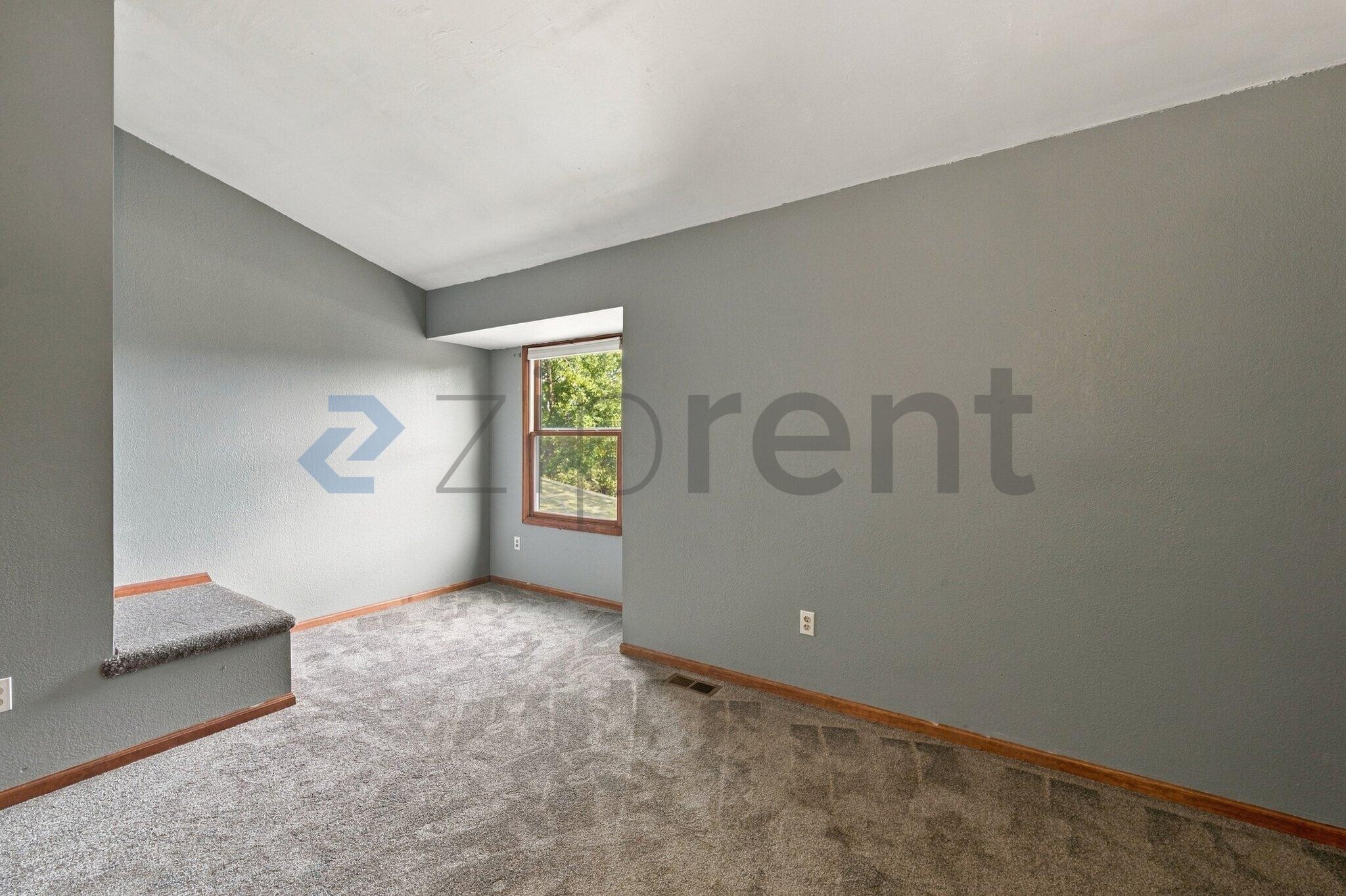 Building Photo - Unit