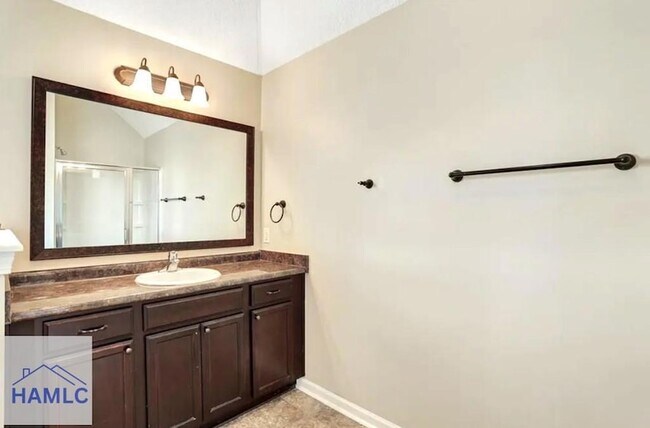 Building Photo - 763 English Oak Dr
