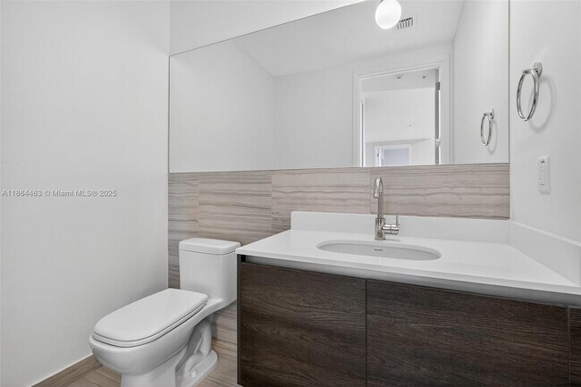 Building Photo - 301 Altara Ave
