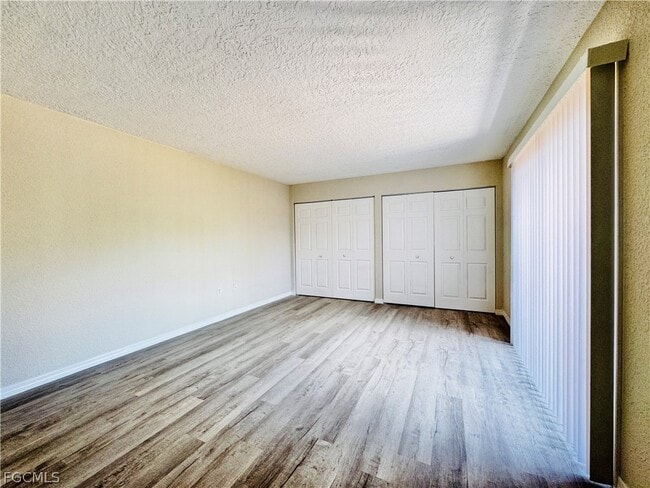 Building Photo - 5205 Cedarbend Dr