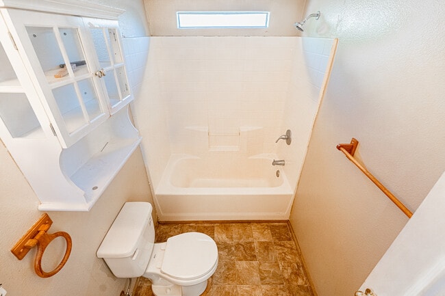 Building Photo - 17470 Haynes Ave