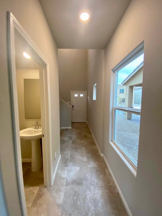 Building Photo - 3816 Antilia Ave