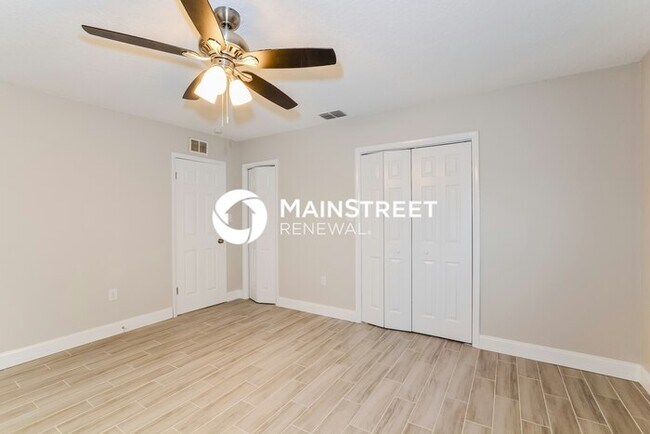 Building Photo - 4 Bedroom Pet-Friendly Home in ORLANDO, FL with Main Street Renewal