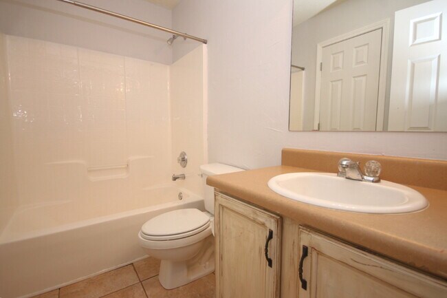 Building Photo - West Pensacola Patio Home Featuring Open Living Design, Stainless Appliances, Private Fenced Yard...