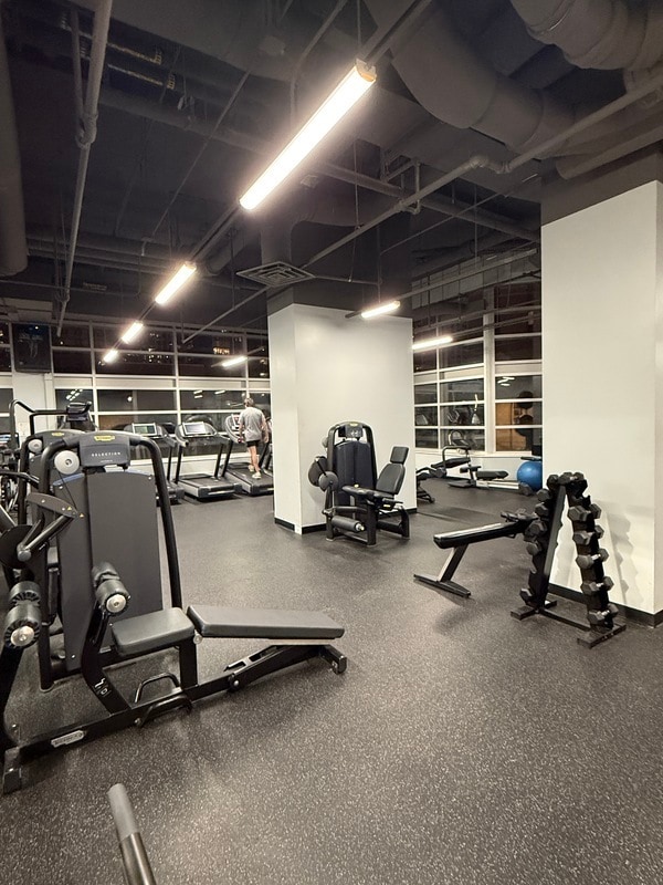 Building Photo - 601 N State St