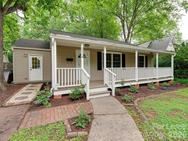 Building Photo - 2329 Kingsbury Dr