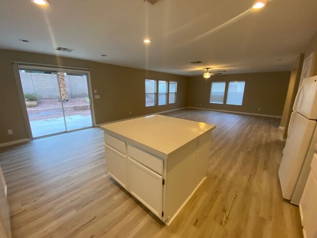 Building Photo - 3408 Conterra Park Ave