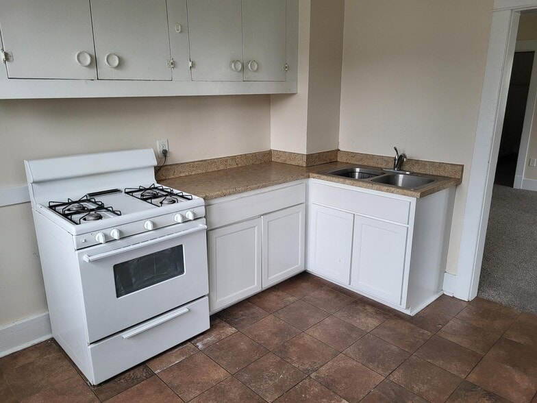 Building Photo - 4420 8th Ave