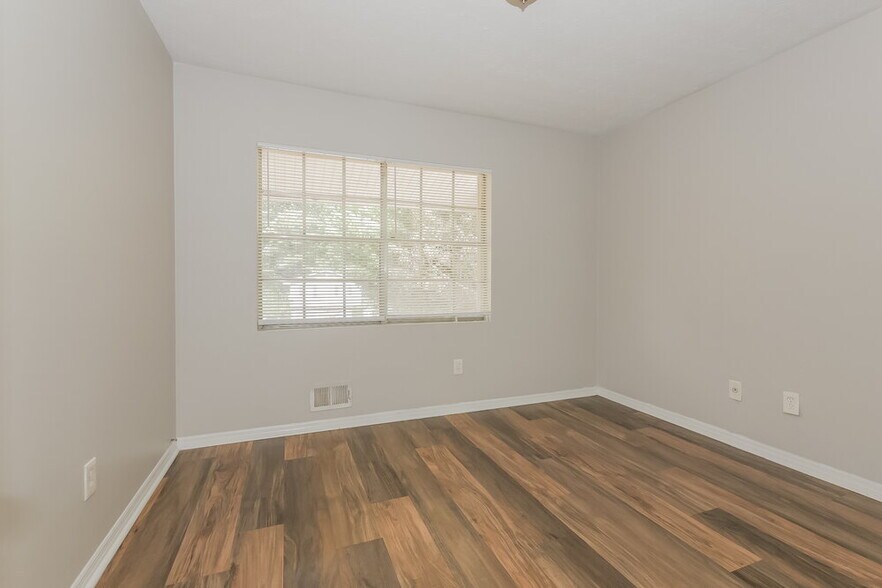 Building Photo - 4522 Doral Dr SW