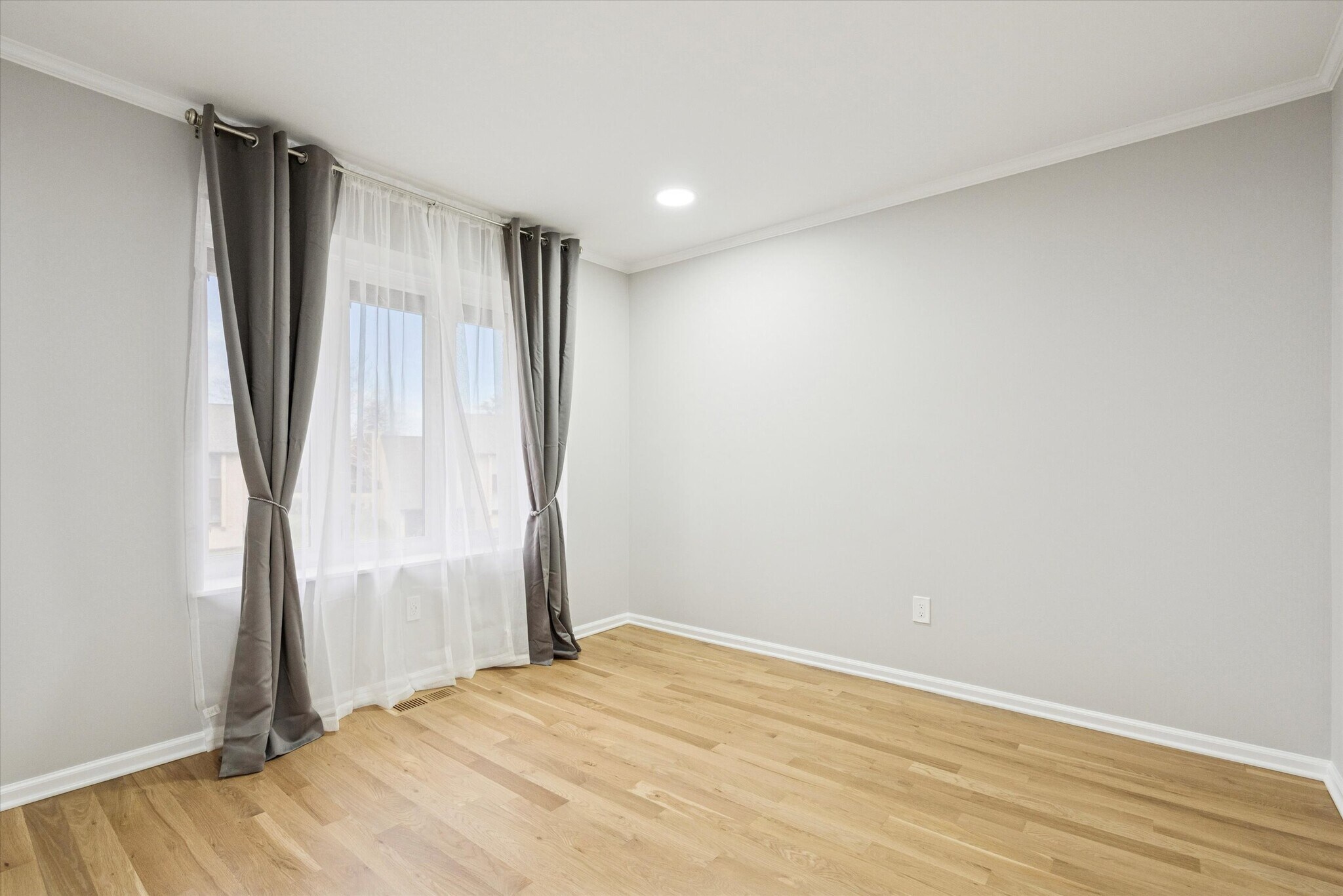 Building Photo - 42 Golf Club Dr