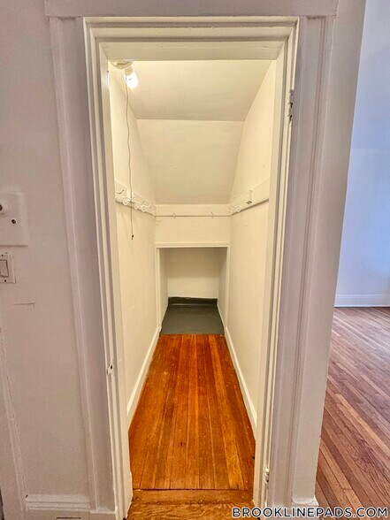 Building Photo - 37 Dwight St