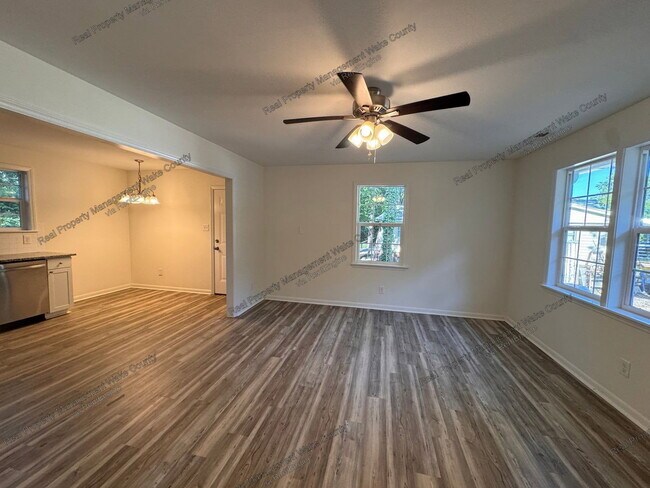 Building Photo - 612 Essington Pl