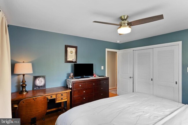 Building Photo - 1404 Middlebury Dr