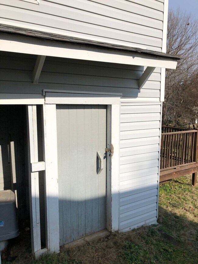 Building Photo - Charming 1920s Bungalow Steps from Downtow...