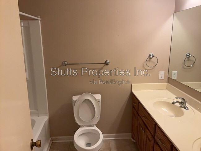 Building Photo - 86 Lamoray Dr