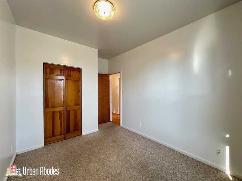 Building Photo - 1401 N Bosworth Ave