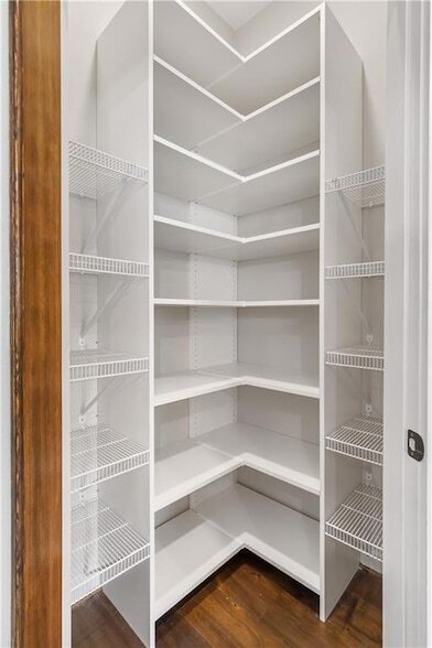 Building Photo - 6 Whisper Pl