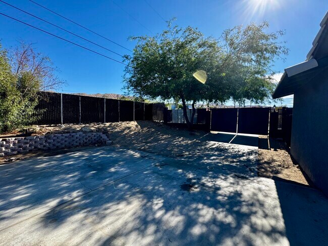 Building Photo - 67890 Alameda Dr