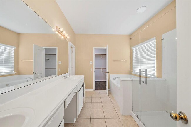 Building Photo - 8301 Seagull Ln