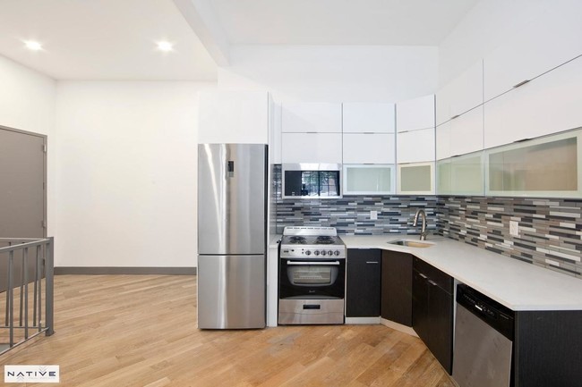Kitchen - 378 S 3rd St