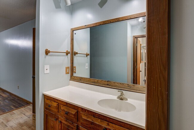 Building Photo - Large home in a beautiful setting close to...