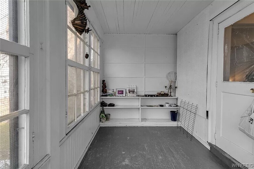 Building Photo - 175 Saint James Pl