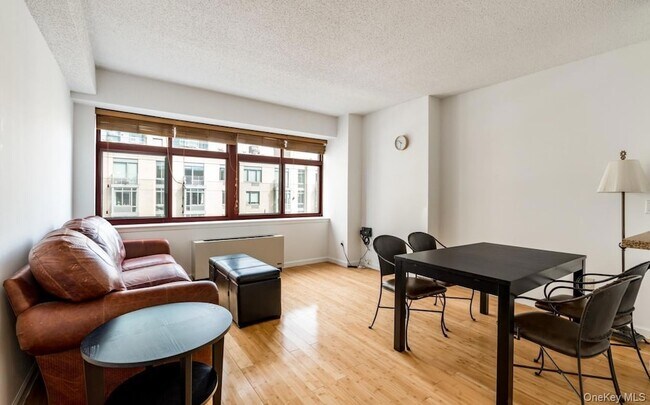 Building Photo - 4-74 48th Avenue Unit 4-V