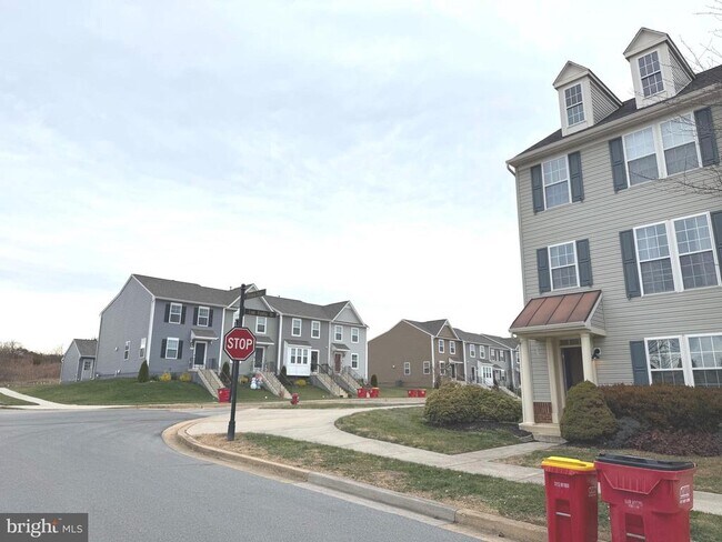 Primary Photo - 60 Deerbrook Dr