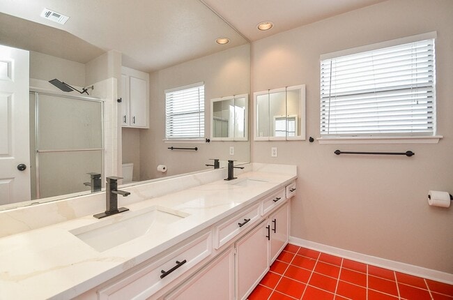 Building Photo - 2407 Sugar Mill Dr