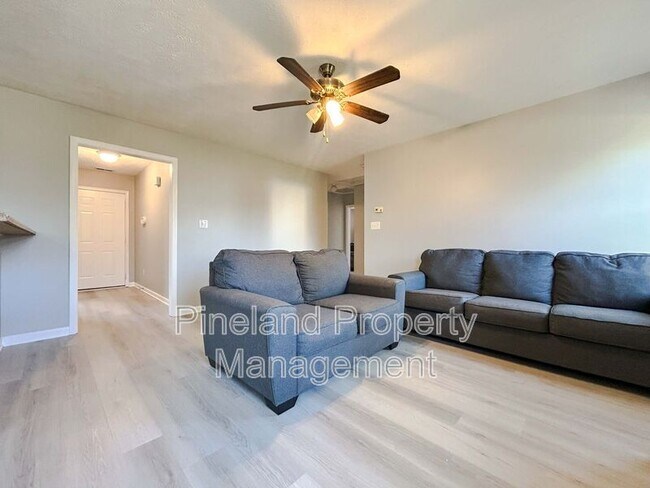 Building Photo - 341 Kingdom Estate Dr