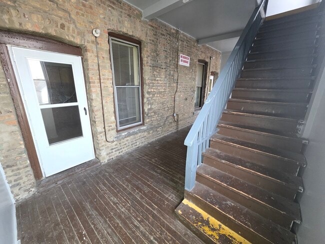 Building Photo - 6527 S Kimbark Ave