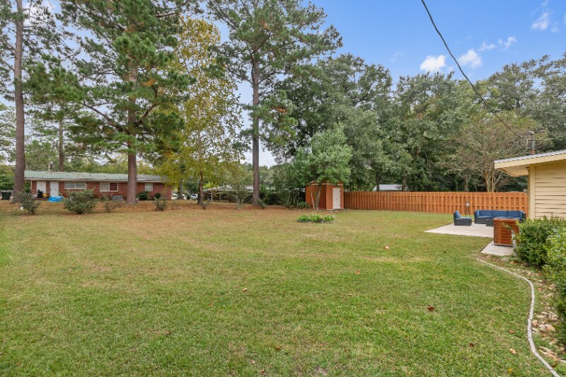 Building Photo - 2003 Roebuck St