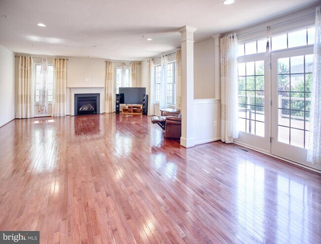 Building Photo - 13336 Redspire Dr