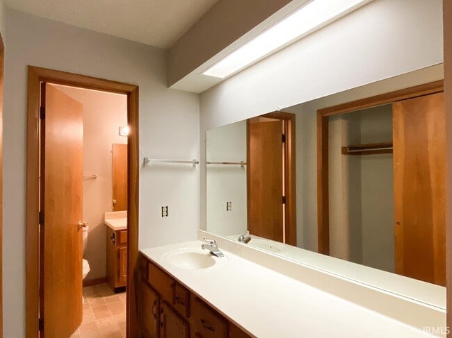 Building Photo - 2344 E Winding Brook Cir