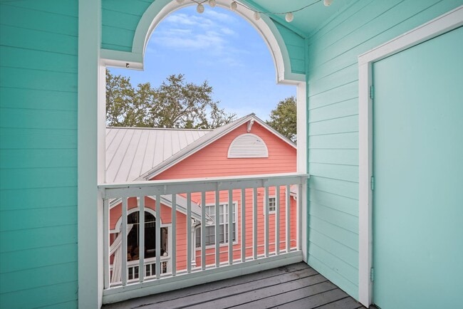 Building Photo - Spacious 2BR/2BA third floor South Tampa c...