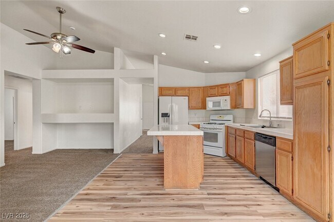 Building Photo - 9573 Paradise Rd