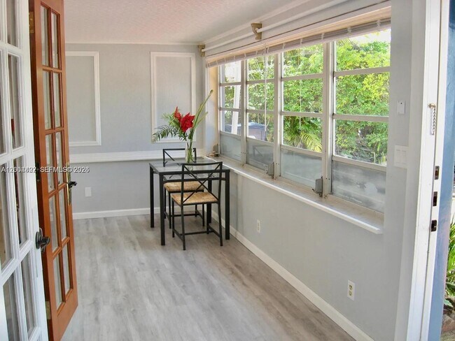 Building Photo - 2140 NE 180th St