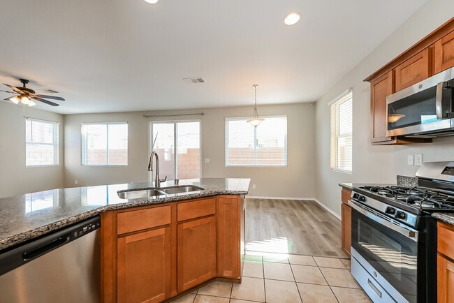 Building Photo - 5350 Panaca Spring St