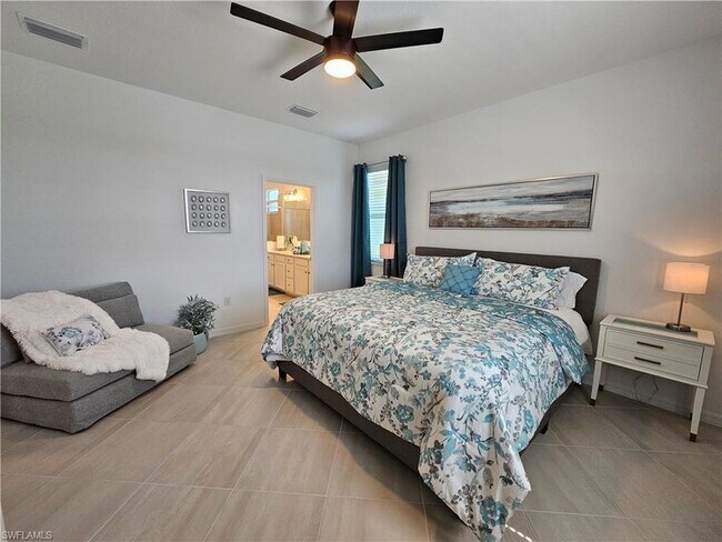 Building Photo - 2437 Orchard St