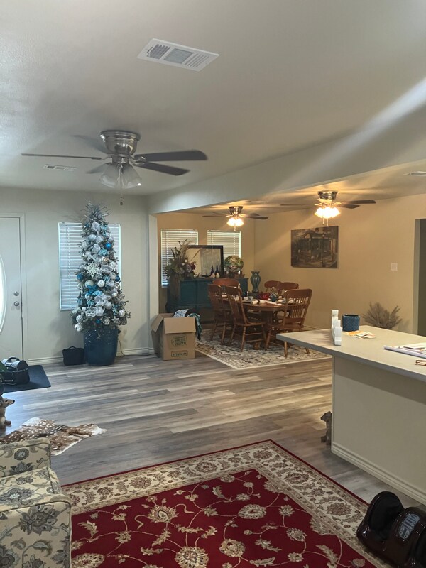 Building Photo - 5011 Lawndale Ave