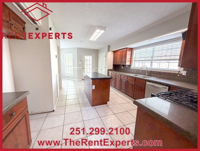 Building Photo - 7210 Ashmoor Dr N