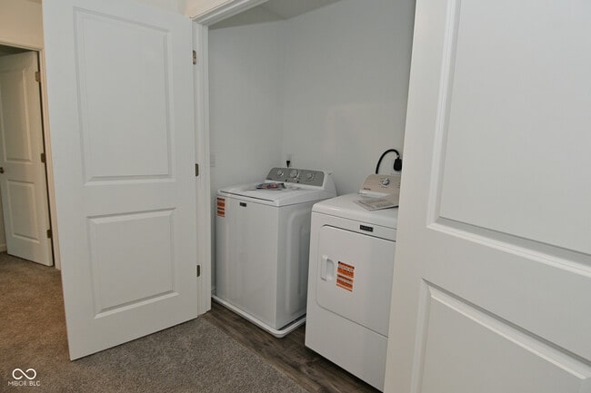 Building Photo - 6296 Wasco Dr