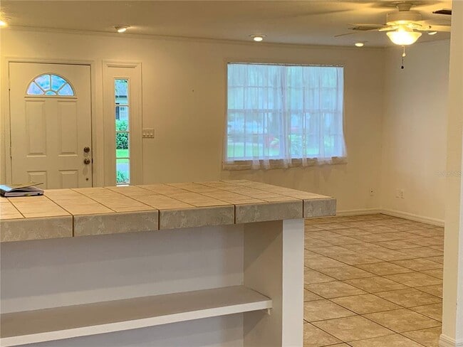 Building Photo - 332 Harris Ave