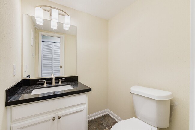 Building Photo - 15169 Kimberley Ct
