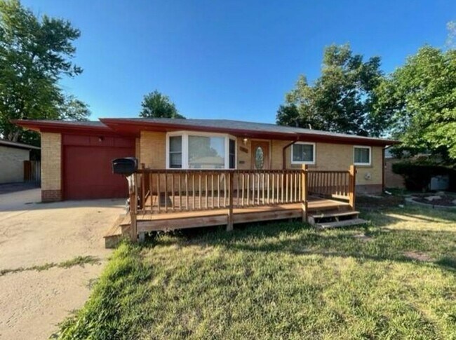 Primary Photo - Long Realty & Property Management- 4 bedro...