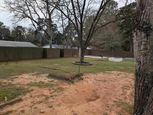 Building Photo - 204 Ralph St