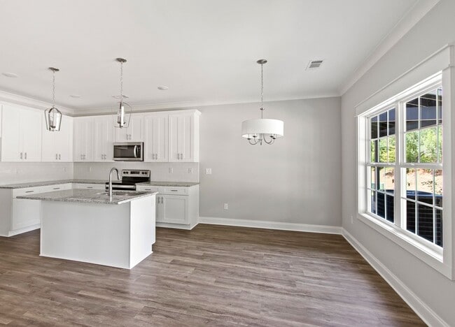 Building Photo - Luxury Townhome Heart of Auburn!